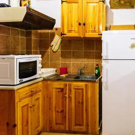 Spiros בית הארחה 4*